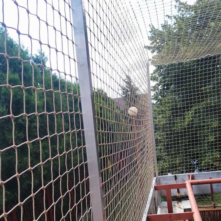 siatka ochronna na balkon z dachem w Mińsku Mazowieckim