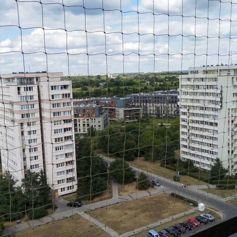 zabezpieczenie na balkon na gołębie, montaż Warszawa Wola