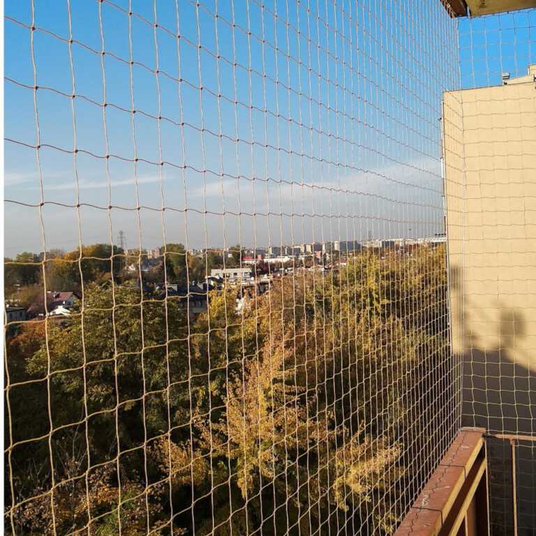 zabezpieczenie balkonu siatką dla kota w Warszawie Praga Południe