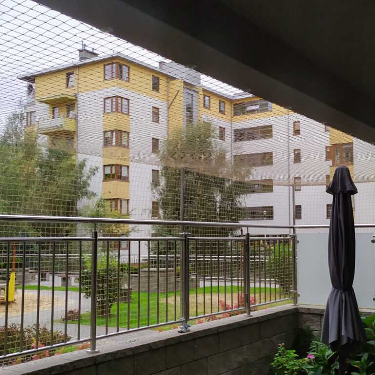 siatka dla kota na tarasie z dachem w Piastowie