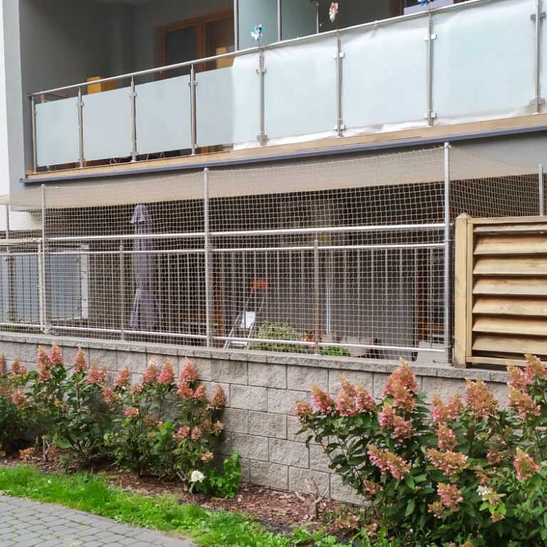 siatka ochronna dla kota Siedlce, montaż na tarasie