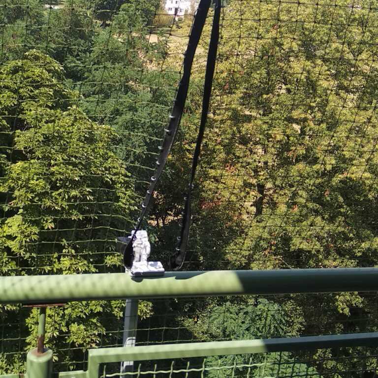 Siatka na gołębie na balkon z suwakiem dla kota Warszawa.