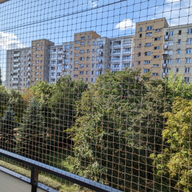 Osiatkowanie balkonu dla kota w Warszawie