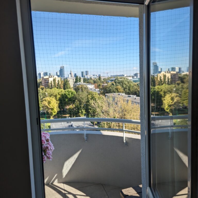 Siatka na gołębie w Warszawie montaż bez wiercenia