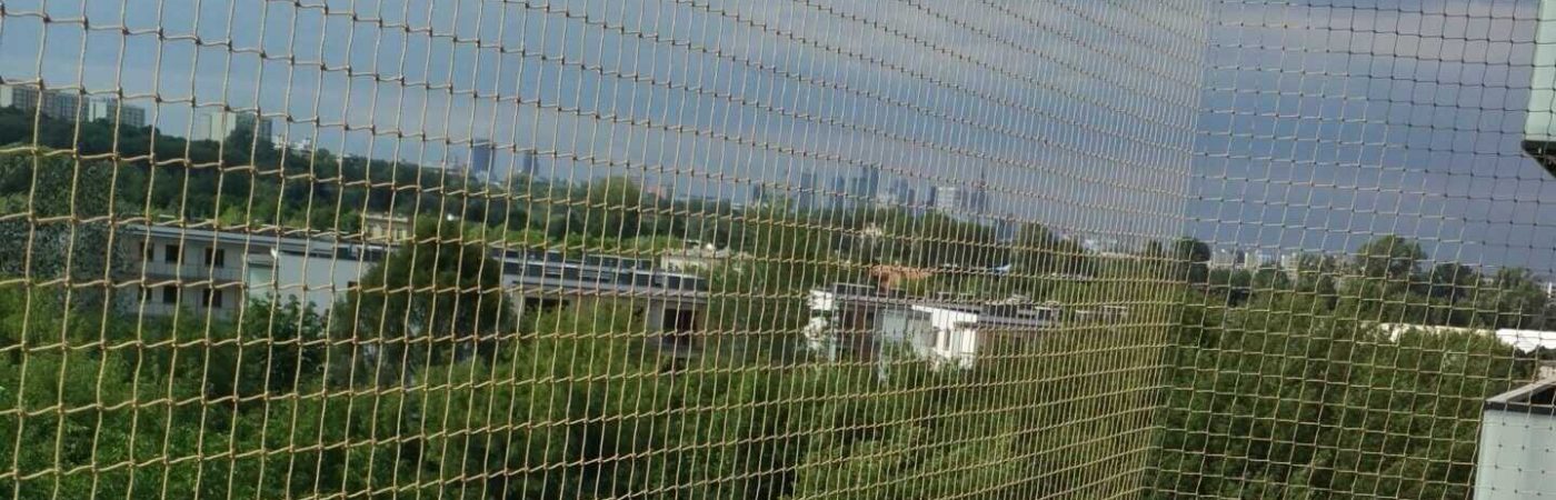 Zabezpieczenie balkonu dla kota bezinwazyjnie, Warszawa.