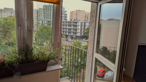 balkon wystający czyli posiadający 3 ściany do osiatkowania balkon wystający od budynku czyli taki na którym do osiatkowania są 3 ściany (frontowa i 2 boczne)